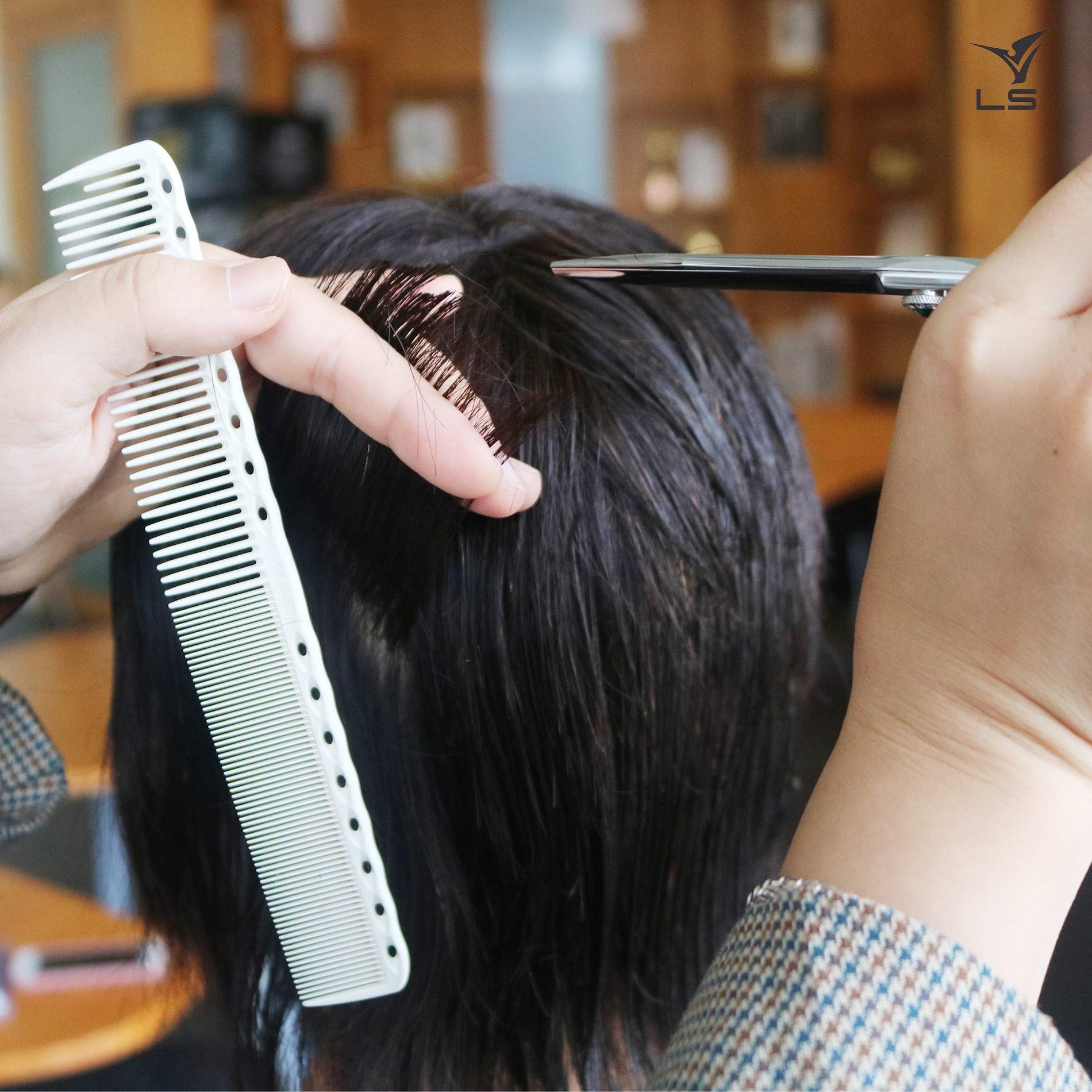 Kéo cắt tóc VLS đạt độ cứng cao nhất