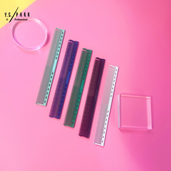 Lược YS Park 320 sở hữu khả năng bắt tóc ấn tượng Lược YS Park 320 sở hữu khả năng bắt tóc ấn tượng