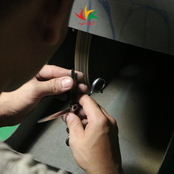 Tầm quan trọng của việc bảo hành kéo cắt tóc Tầm quan trọng của việc bảo hành kéo cắt tóc